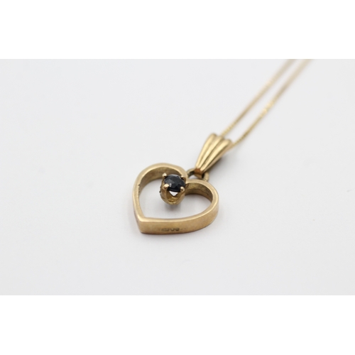 25 - 9ct gold sapphire heart pendant on chain (1.9g)