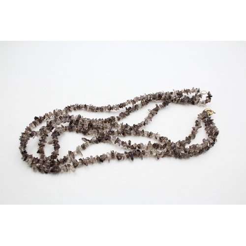 250 - 9ct gold clasp smokey quartz chip beads necklace (48g)