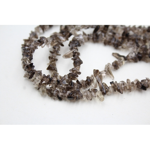 250 - 9ct gold clasp smokey quartz chip beads necklace (48g)