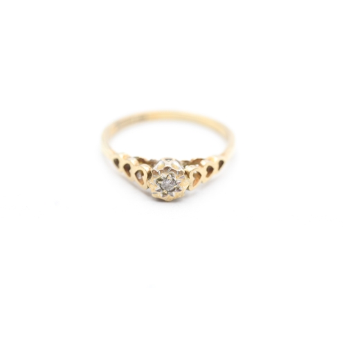 32 - 9ct gold diamond set solitaire ring (1.4g) Size N