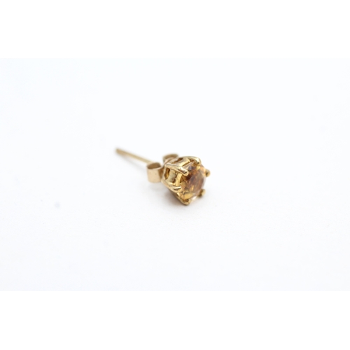 36 - 9ct gold citrine stud earrings (1.1g)