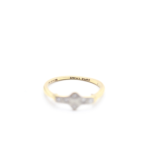 40 - 18ct gold diamond set dress ring (1.6g)