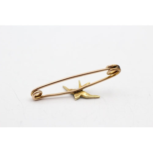 41 - 9ct gold turquoise swallow bar brooch (1.2g)