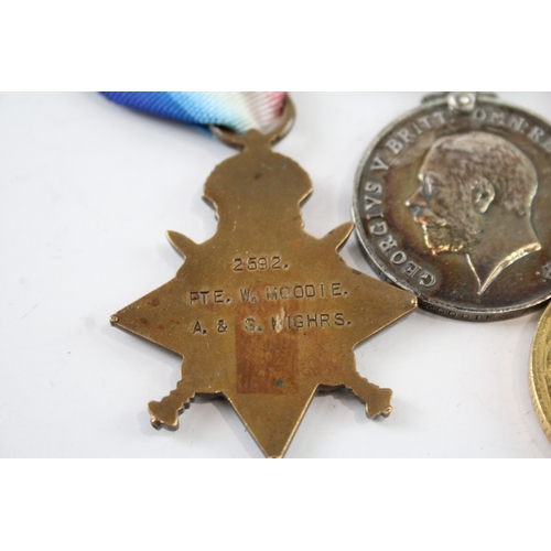 411 - WW1 1914-15 Star Trio 2595 Pte W. Moodie A&SH x 3