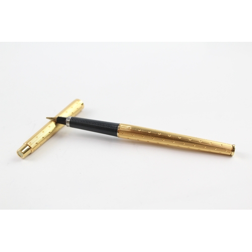 488 - Vintage Parker Classic Gold Plated Slimline Fountain Pen w Gold Plate Nib WRITING