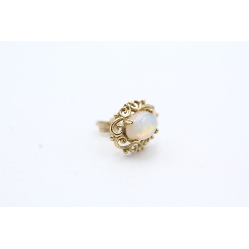 49 - 9ct gold opal stud earrings (1.5g)