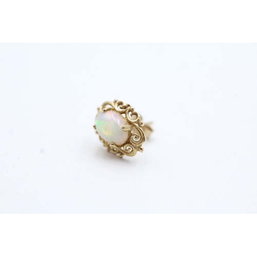 49 - 9ct gold opal stud earrings (1.5g)