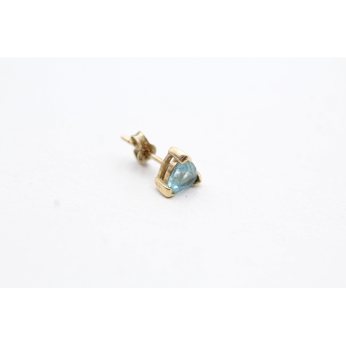 53 - 9ct gold topaz triangle earrings (0.8g)