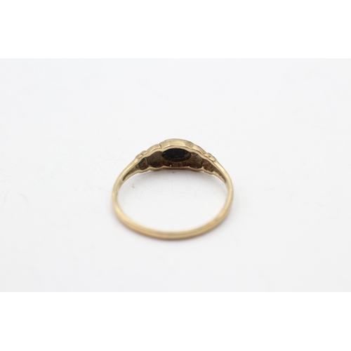 58 - 9ct gold onyx single stone ring (1.4g) Size N