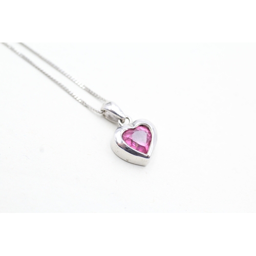 73 - 9ct gold heart cut enhanced pink topaz set pendant necklace (2.5g)