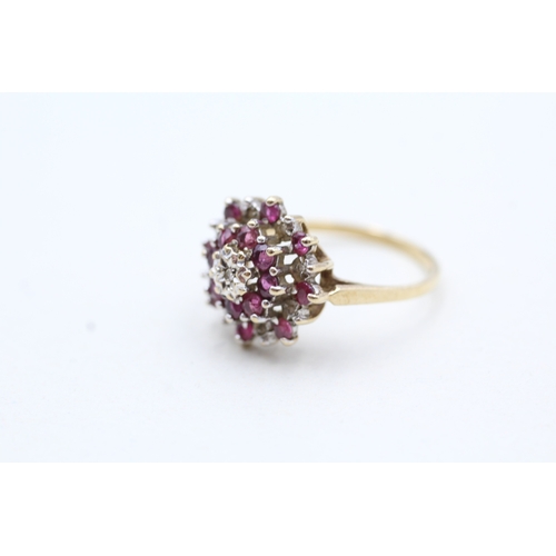 78 - 9ct gold ruby and diamond cluster halo ring (2.1g) Size L