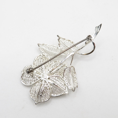 340 - 8x silver filigree design brooches   56.5g