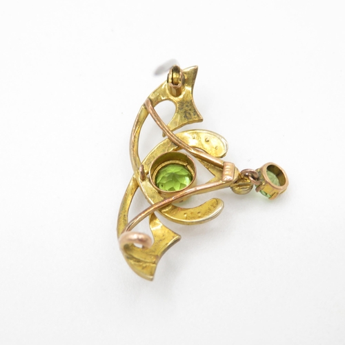 466 - 9ct gold peridot and pearl brooch (3.3g)