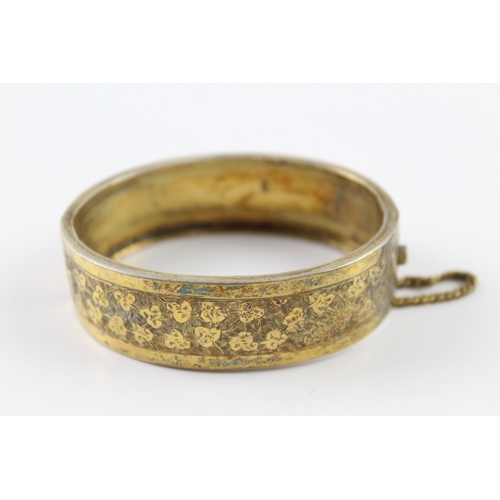 10 - A Victorian silver gilt bangle (23.8g)