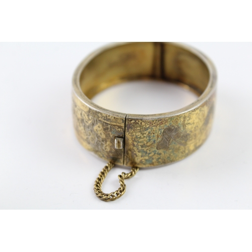 10 - A Victorian silver gilt bangle (23.8g)