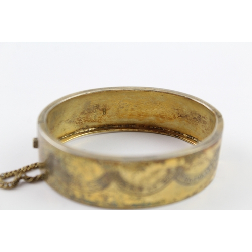 10 - A Victorian silver gilt bangle (23.8g)