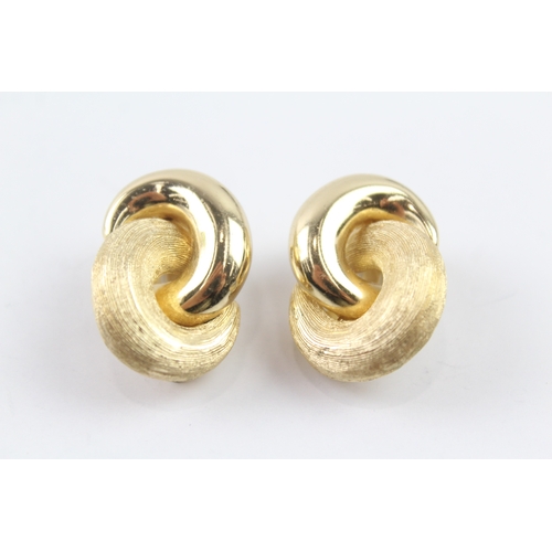 108 - A pair of clip on earrings by Christian Dior (26g)