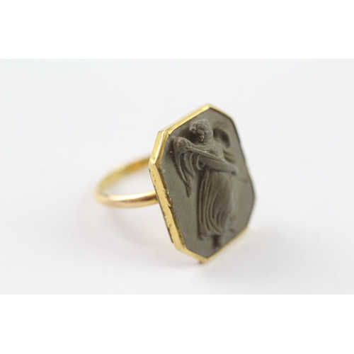 11 - 10ct gold antique lavastone cameo ring (3.6g) Size N