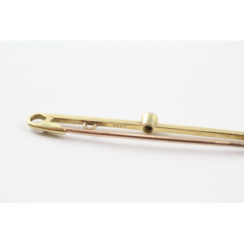 124 - 15ct gold diamond set bar brooch (1.7g)