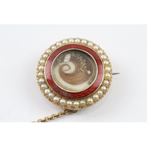 126 - 15ct gold enamel and seed pearl mourning brooch (8.1g)