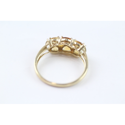 144 - 9ct gold citrine dress ring (2.6g) Size U