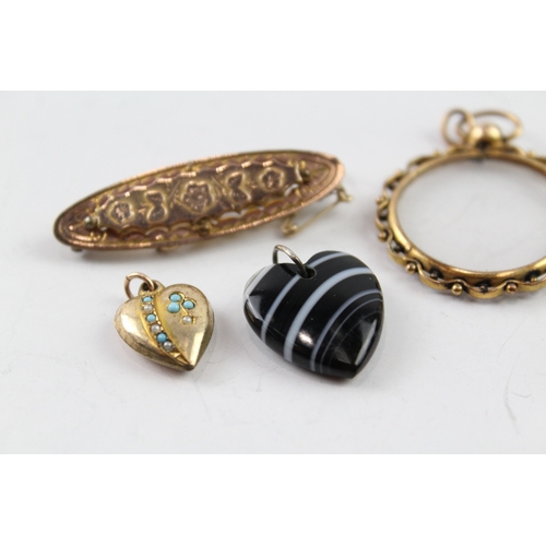 165 - A collection of antique jewellery including an agate heart (22g)