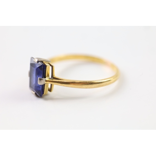 176 - 22ct gold sapphire solitaire dress ring (3g) Size R