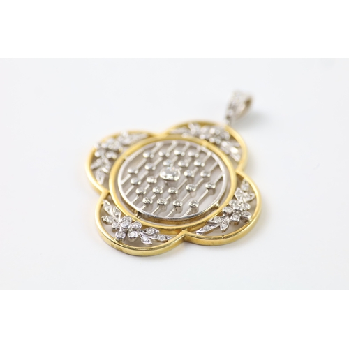 178 - 18ct gold diamond pendant (6.1g)