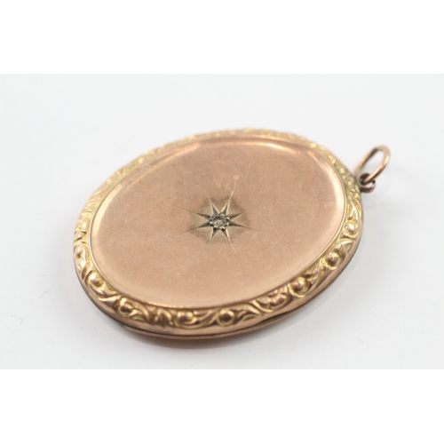 180 - 9ct gold back and front locket with diamond detail (7.3g)