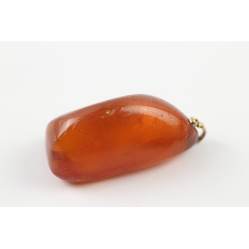 185 - 9ct gold Baltic amber pendant (14.6g)