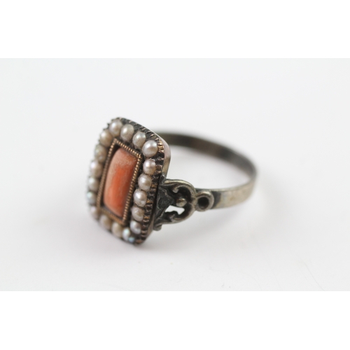 201 - 9ct gold and silver clasp conversion ring set with coral and seed pearl (4.1g) Size R