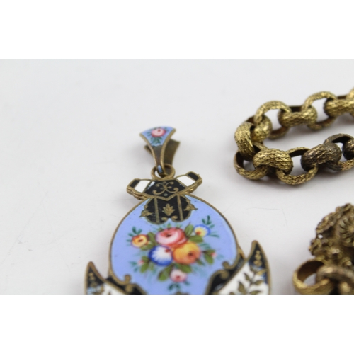 21 - A collection of antique jewellery including an enamel locket (44g)