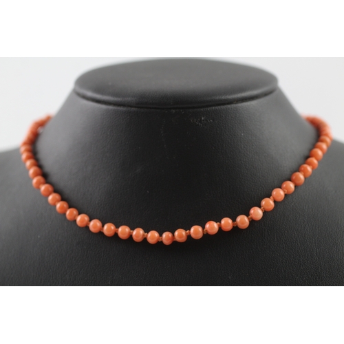 212 - 8ct gold clasp antique coral necklace (7.7g)