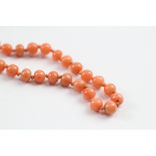 212 - 8ct gold clasp antique coral necklace (7.7g)