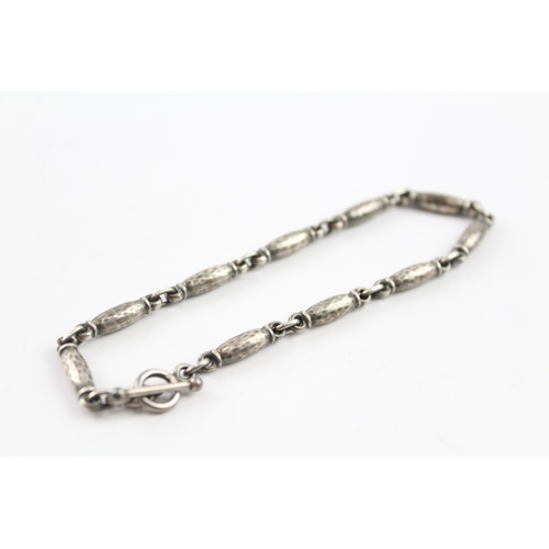 222 - A silver bracelet by Georg Jensen (15g)