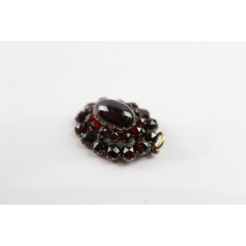 227 - A Bohemian garnet brooch and pendant (7g)