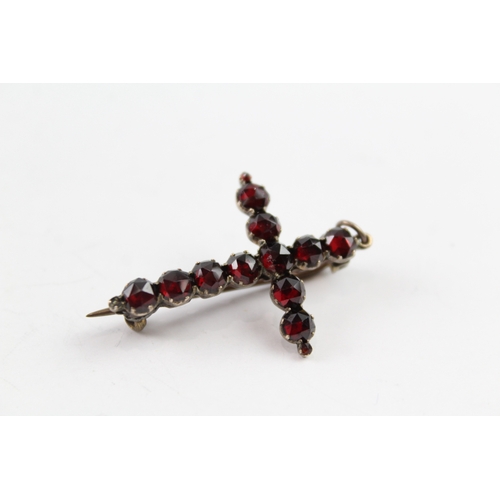 227 - A Bohemian garnet brooch and pendant (7g)