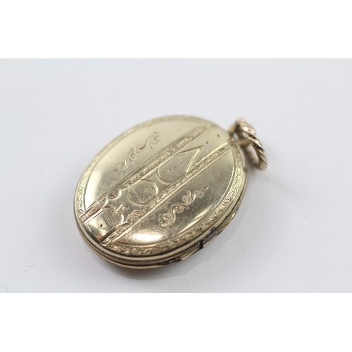 231 - 9ct gold back and front locket (5.9g)