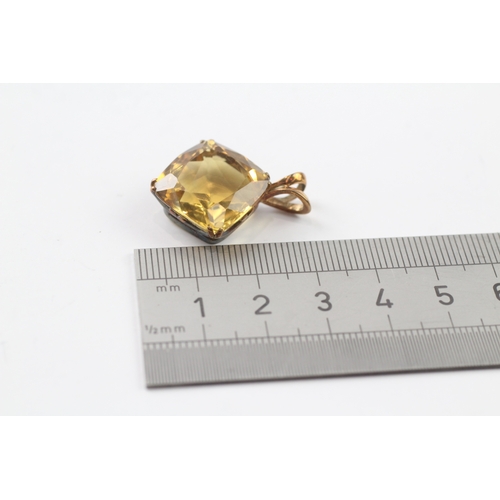 234 - 9ct gold citrine pendant (5.6g)