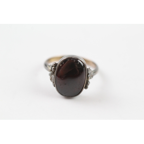 245 - 9ct gold antique foil back garnet ring (3.5g) Size L