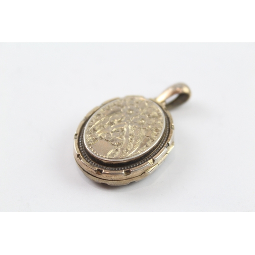 278 - A Victorian silver locket and seal fob (17g)