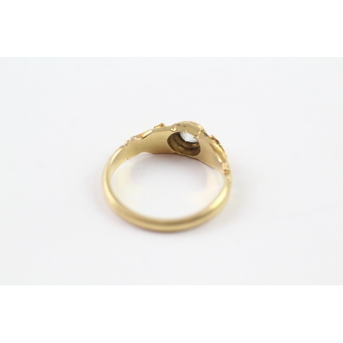 283 - 15ct gold diamond set ring (3.4g) Size M