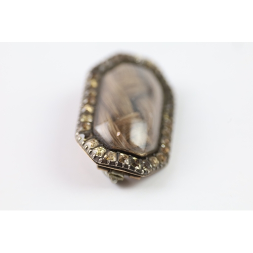 286 - 19th century gold and silver mourning brooch with paste and hairwork (7g)