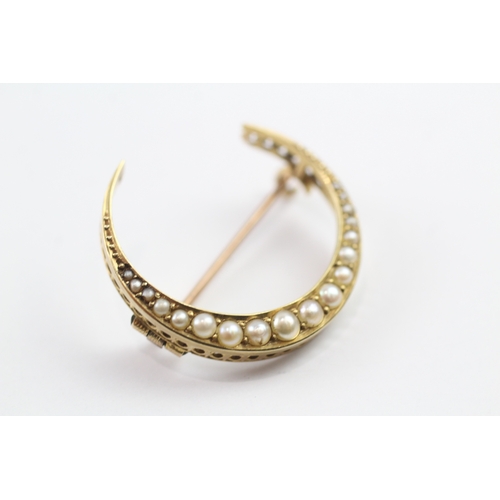 296 - 15ct gold Victorian crescent moon brooch set with pearl (3.4g)