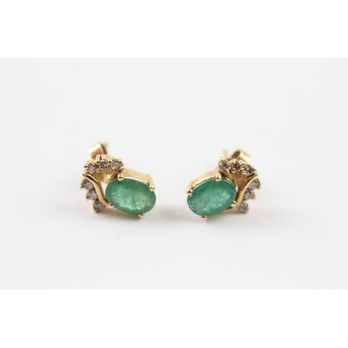 298 - 18ct gold diamond and emerald stud earrings (2.6g)