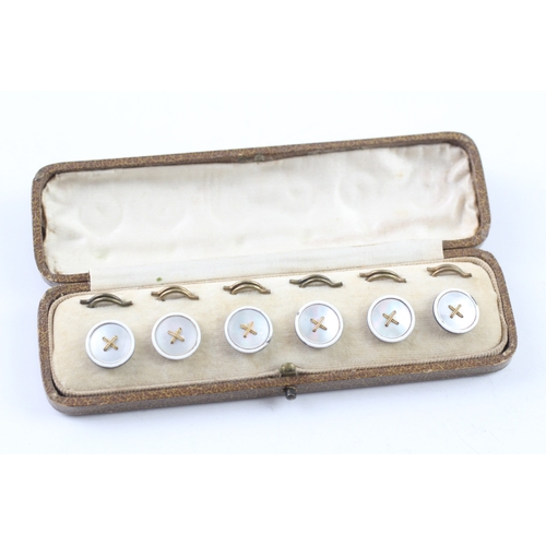 300 - 9ct gold antique mother of pearl dress buttons (7.5g)