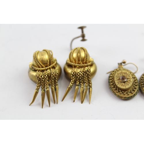 32 - Two pairs of Victorian gold plated earrings (17g)