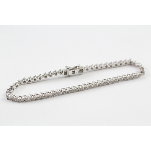 33 - 14ct white gold diamond tennis bracelet (7.9g)