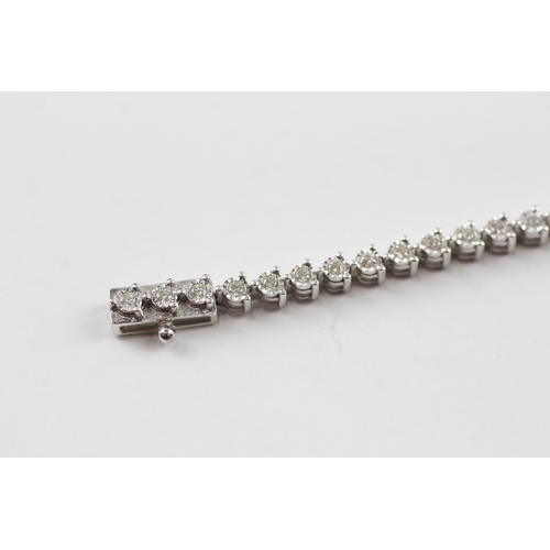 33 - 14ct white gold diamond tennis bracelet (7.9g)