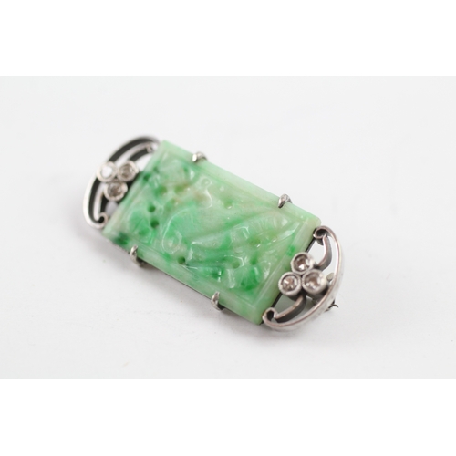 361 - 9ct white gold jade and diamond brooch (3.8g)